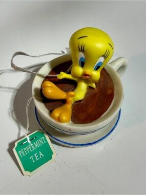 Vintage Warner Bros. Tweety Ceramic Tea Cup Ornament.  Peppermint tea.